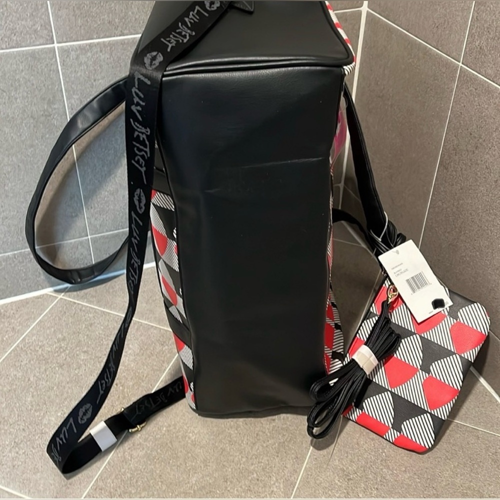 Betsey Johnson Weekender Bag + Wristlet Luv Betsey Travel Duffle Shoulder new - Picture 5 of 16
